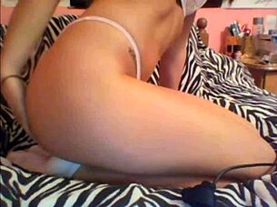 sexy college girl strips on cam, does she tease you?