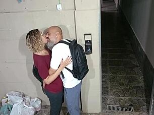 I'm the teacher who seduced my student behind school