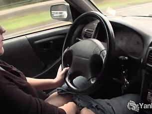 루 르보느, 차에서 면도 보지 자위 오르가즘