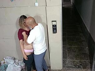 I'm the teacher who seduced my student behind school