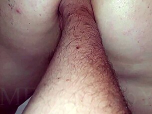 Bold fisting session