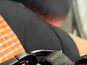 Acosando A Madura Culona En Las Calles De Lima?