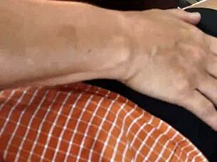 Acosando A Madura Culona En Las Calles De Lima?