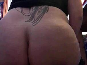 Girlfriend Stretches Ass With Big Toy For Assfucking