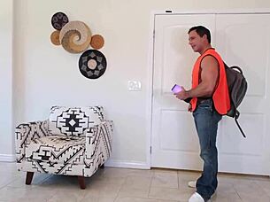 Eliza Rae Teases In Stripper Outfit For One