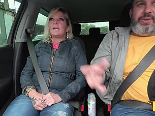 Daring milf kelly castro picks up hector vanille