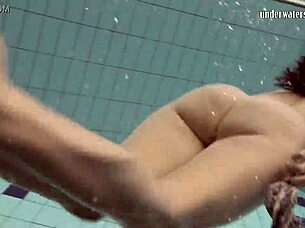 โลริส ลิซิเซีย วัยร้อนแรงว่ายน้ำเปลือยใต้ทะเลลึก