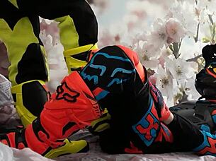 he says, 'feel my boots tread in motocross'