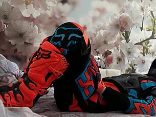 he says, 'feel my boots tread in motocross'