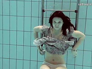 Super hot loris licicia swimming naked underwater