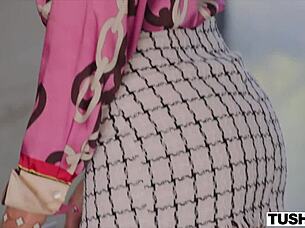 I give client anal bonus in tushy real-estate, spooning blowjob deepthroat facial with buttplug bent over brunette