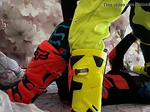 he says, 'feel my boots tread in motocross'