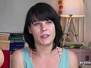 is this the perfect shaved pussy catch?