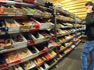 EXHIBITIONIST SHOPPING - HUGE ASS BUSTING OUT OF JEANS