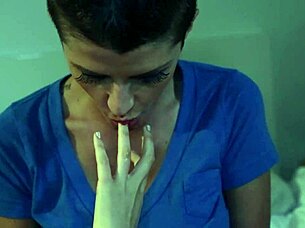 Short-haired lesbian with tattoos fucks her cute friend in bed! 😘