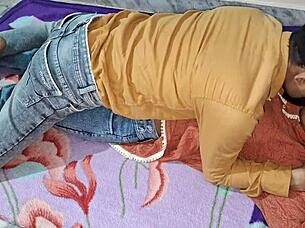 Hotwife's solo set in homemade video from Hightechplace