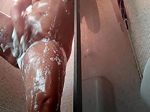 Hairy Pussy Masturbating In Favela - Paty Bumbum