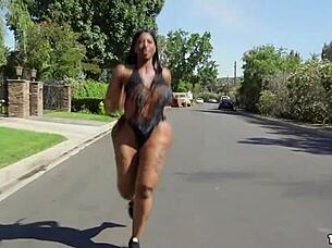 Ebony Victoria Cakes Shows Off Her Huge, Juicy Bubble Butt And Big Ass In Sex.