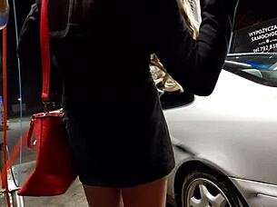 i'm at the car wash, feelin horny as a transsexual in public, wanna suck some cocks