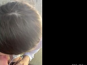 Ki-sim encounters a stranger on the street for a pickup.