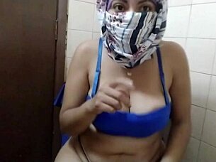 Amateur Step Mom Masturbates Pussy And Shows Big Tits In Niqab On Webcam!