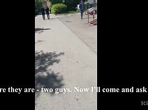 Ki-sim encounters a stranger on the street for a pickup.