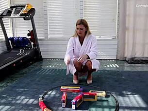 Pick up your toys, it's time to clean up