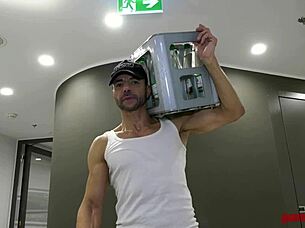 BLOPPERS SHOW FUNNY SIDE OF PORN SETS WITH BIG COCKS AND FUCKING