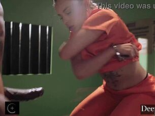 Does Anna Claire Clouds Crave His BBC?