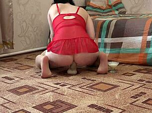 beautiful milf rides big dildo hard in homemade anal scene