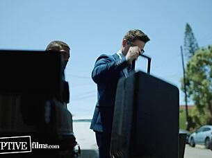 Veteran politician flexes power to rising candidate 😎