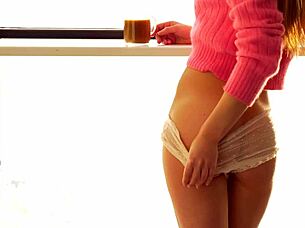 Hey, shaved teen jacqueline flips clit to orgasm solo! 😍