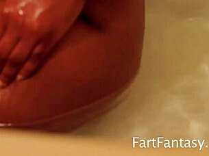amber star blowing stinky fart bubbles in the bath 😈