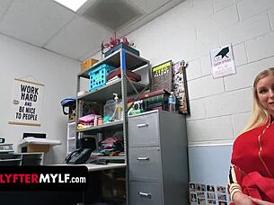 pit stop before daddy drop me off at school omg please cum all over my face before we get caught this risky