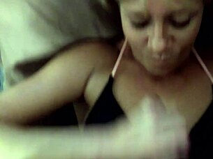 Trailer park milf gives sloppy blowjob 😍