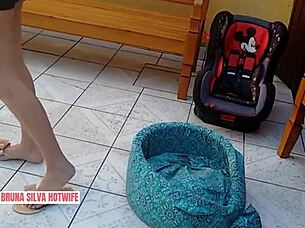 Bruna Silva's steamy hotwife adventure in Comedor 1.4