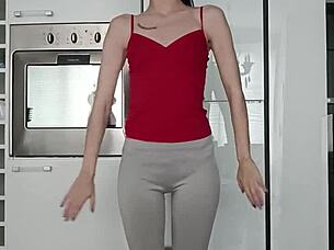 Short Training Routine in Leggings