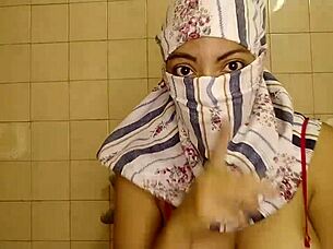 Muslim Arab Stepmom Squirts Passionately