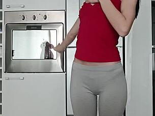 Short Training Routine in Leggings