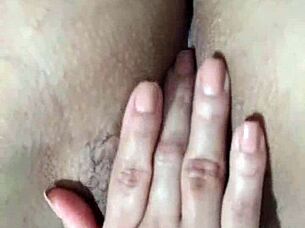Cute latina amateur fingers herself with dirty talk 😏