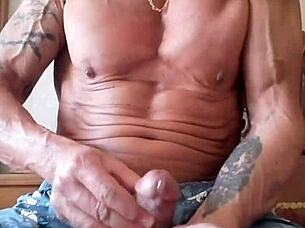 Watch me stroking my huge gay cock to a massive cumshot