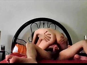 THIS IS HOW NETFLIX LOOKS WHEN YOU INVITE A HORNY FRIEND TO WATCH THE WOLF OF WALL STREET AND DON'T LAST 10 MINUTES