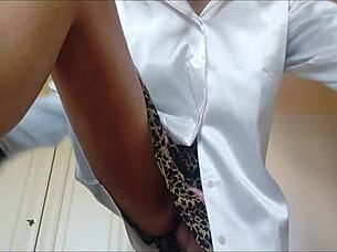 فحص طبي fetish ساخن مع شانتل 😏