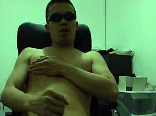 i jerk off my cock as an asian hispanic man