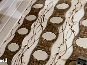 Bhabhi invites you to bathe with her in this homemade scene! What a chance!