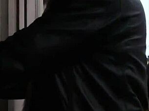 Hot Teen 18+ Slurps Pussy In Casual Sex