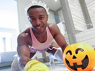 Maids CLEANING skills earn BIG FAT TIP