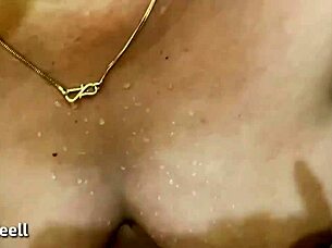 Bhabhi invites you to bathe with her in this homemade scene! What a chance!