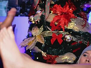 i feel so excited giving my friend a footjob with my sexy colombian feet on webcam