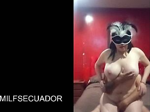 En el mismo día me follé a dos fans cumpliendo fantasía de madre en ley con gran polla.